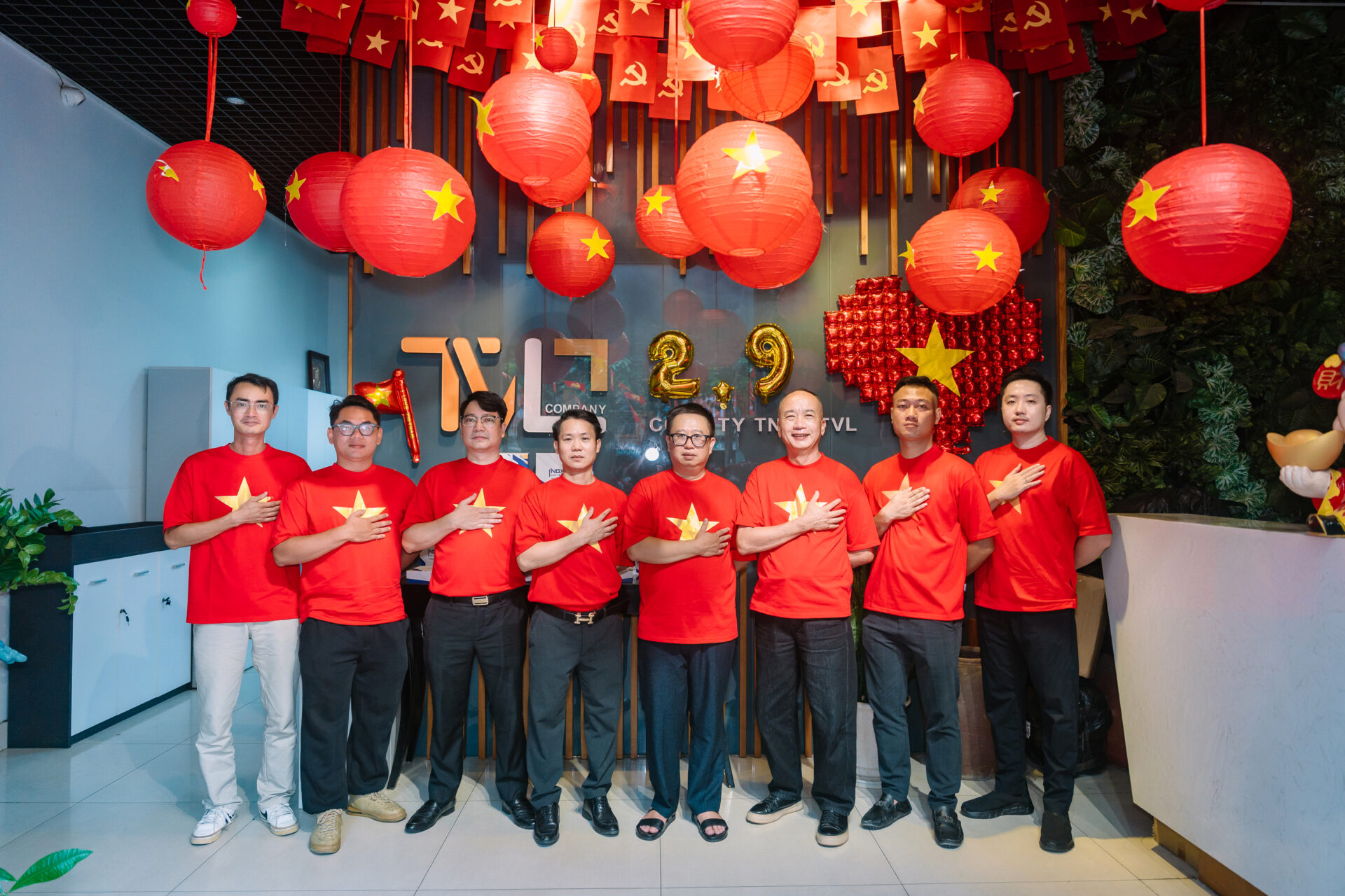 Triệu tái sinh cùng hướng về tổ quốc