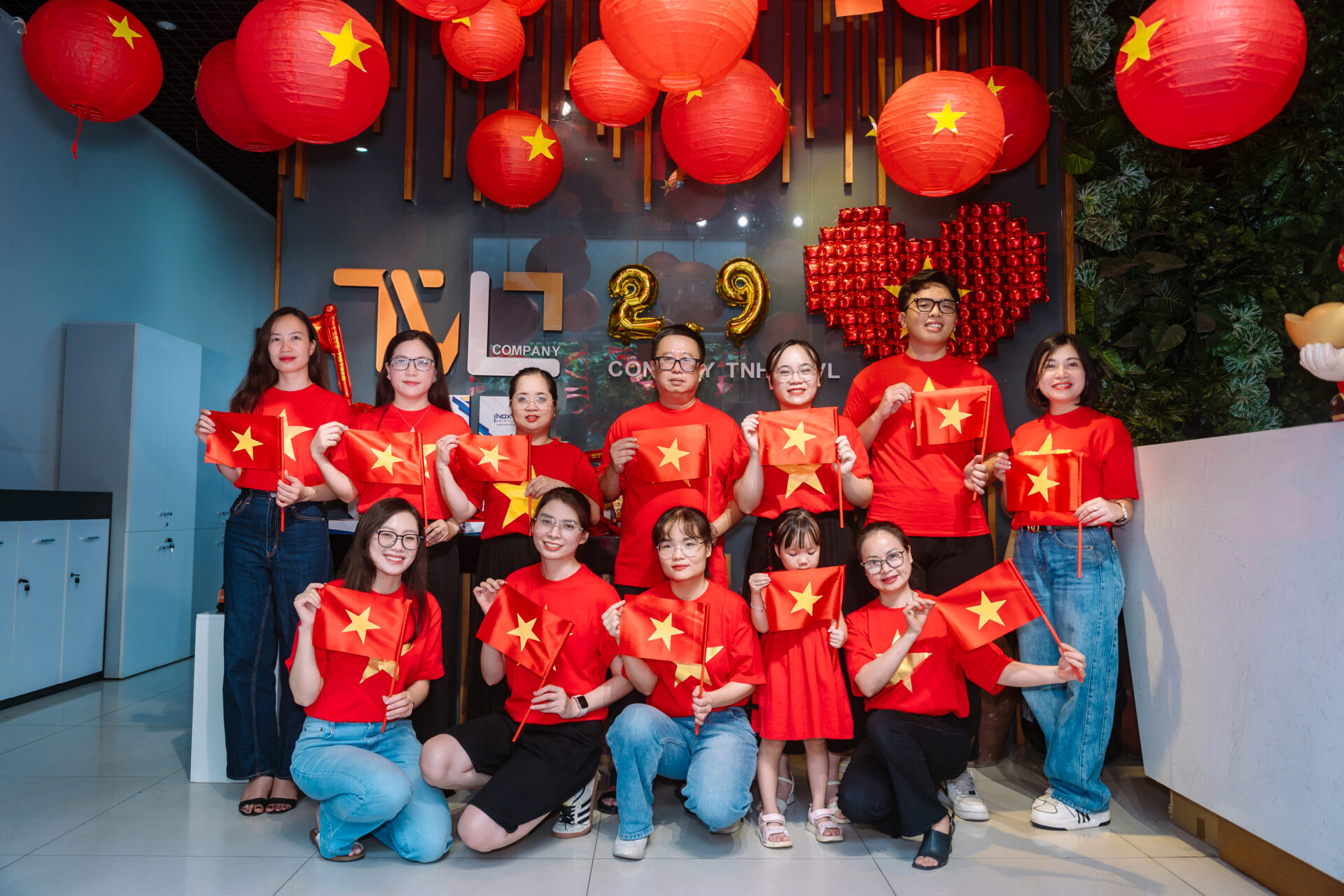 Tự HÀO LÀ NGƯỜI VIỆT NAM - TỰ HÀO THƯƠNG HIỆU VIỆT
